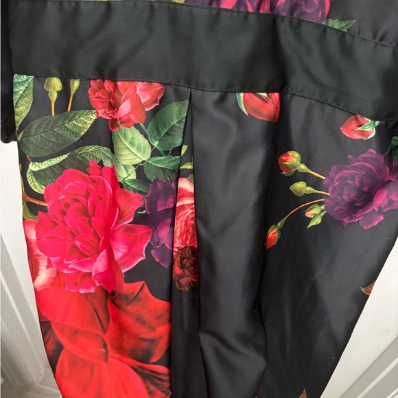Ted Baker Luxurious Bold Floral Satiny Kimono Sleeve Women’s Robe, Sz 16/18 - Picture 8 of 9